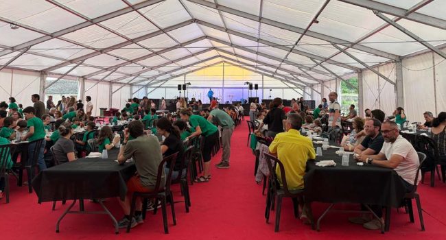 Aspecto este sábado de la carpa emplazada en el Castillo de L'Aínsa. | Foto: Ayuntamiento de L'Aínsa