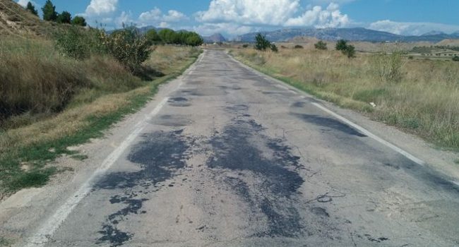 Estado actual de la carretera de Apiés.