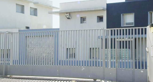 Entrada del Centro de Menores de Juslibol. | Foto: Aragón TV