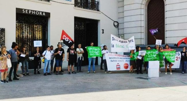 Imagen de archivo de una movilización exigiendo más financiación para la enseñanza pública. | Foto: CGT