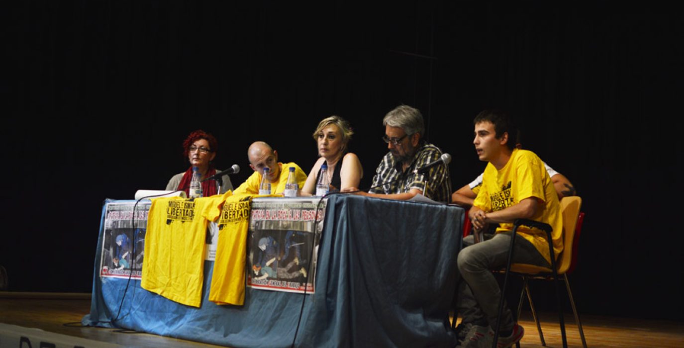 Las y los ponentes de la charla organizada por CGT Aragón en Torrero. Foto: Judith i punto