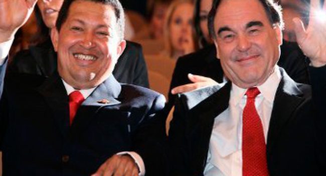 Hugo Chavez y Oliver Stone en el festival de cine de Venecia de 2009.