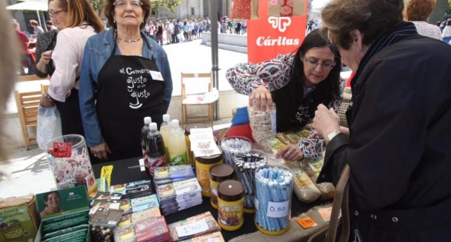 Imagen de una edición anterior de la Lonja del Comercio Justo en Zaragoza.