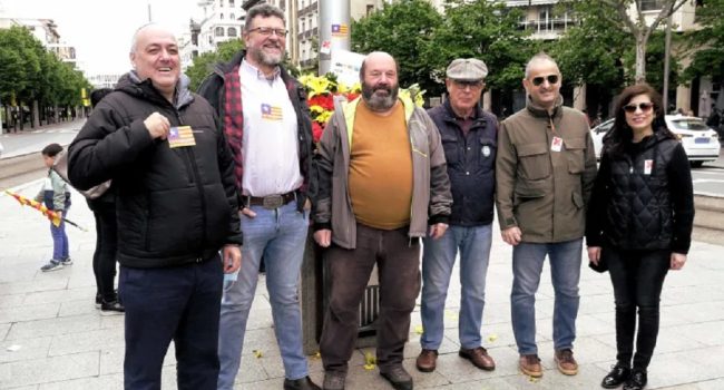 (Archivo, 23 de abril de 2022) Militantes de Estau Aragonés y Partido Carlista de Aragón | Foto: Compleganza por Aragón
