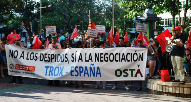 11 de julio 2013.- Concentración de la plantilla de Trox en Zaragoza. Foto: CCOO
