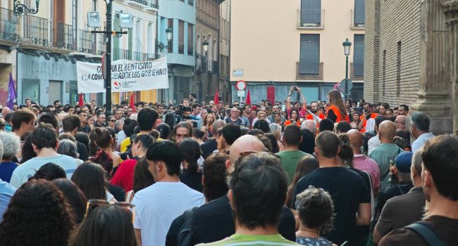 Un instante de la concentración en la capital aragonesa convocada por el Sindicato de Inquilinas de Zaragoza la semana pasada. | Foto: Pablo Híjar