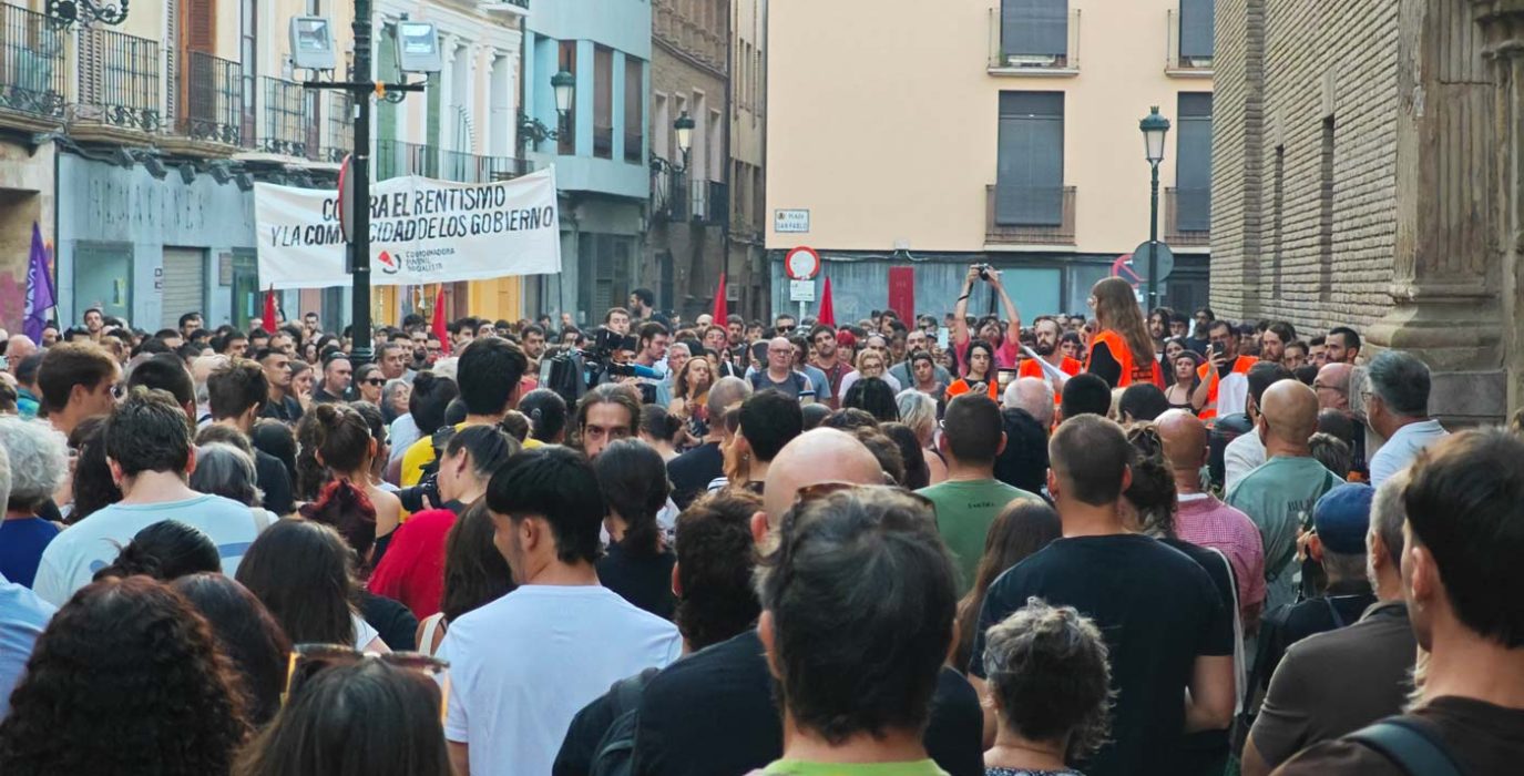 Un instante de la concentración en la capital aragonesa convocada por el Sindicato de Inquilinas de Zaragoza la semana pasada. | Foto: Pablo Híjar