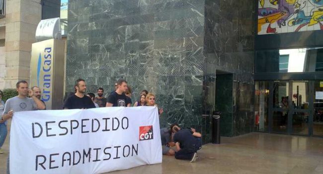 Concentración el pasado 27 de junio en la puerta de Grancasa.