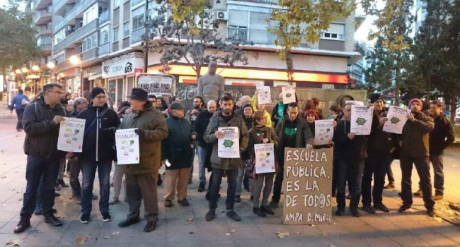 Concentración en Torrero. Foto: CGT Enseñanza