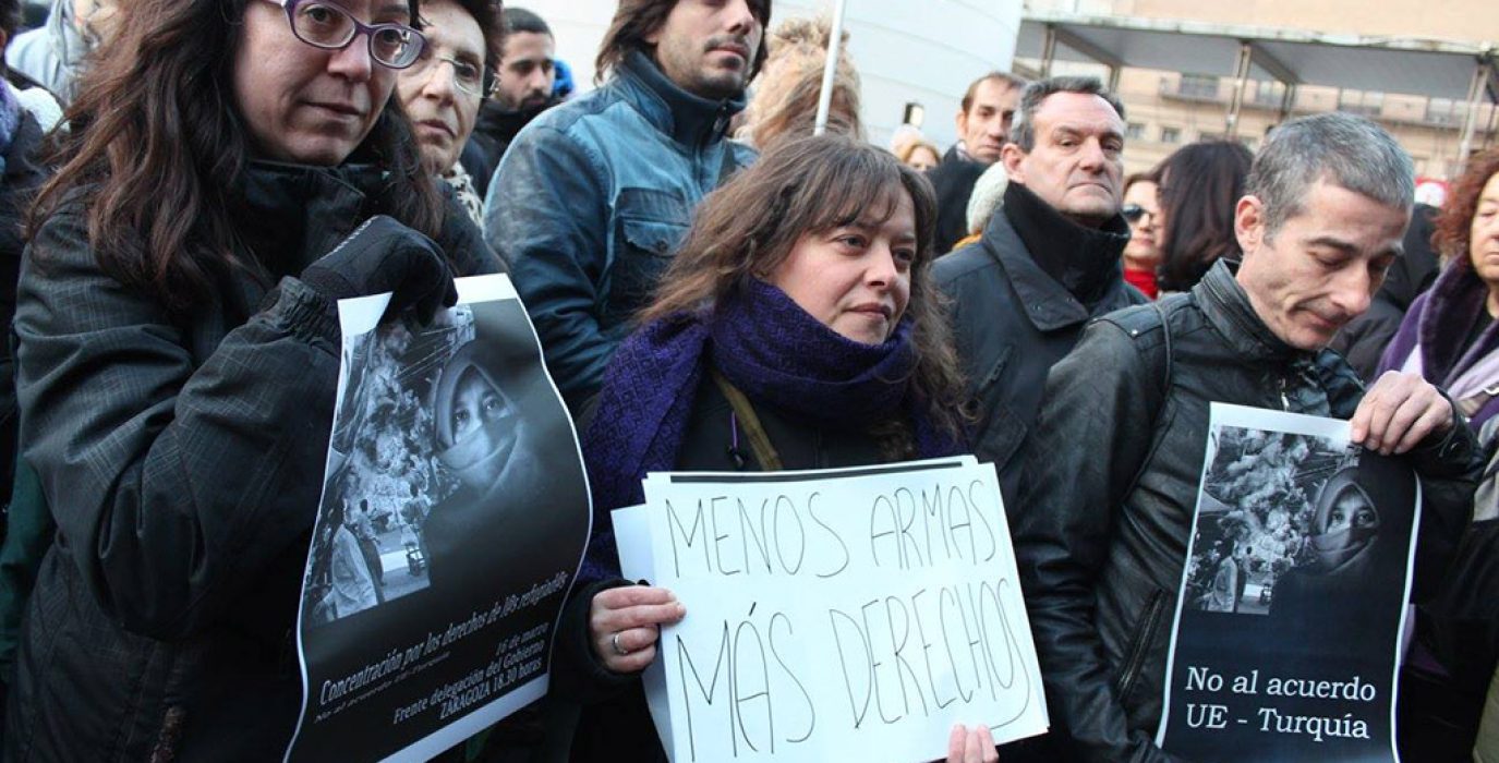 Concentración en Zaragoza en apoyo a las personas refugiadas y contra el acuerdo UE-Turquía. Foto: FAS