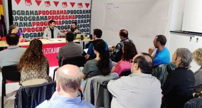 Un instante de la reunión de este sábado. | Foto: IU Aragón