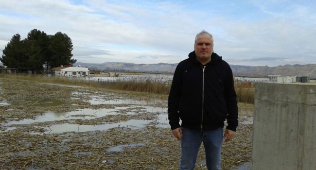 El diputado de IU José Ángel Miramón en Torres de Berrellén, donde también es concejal.