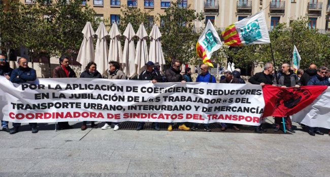 Trabajadores y trabajadoras del transporte se concentraron este miércoles en Zaragoza | Foto: CUT