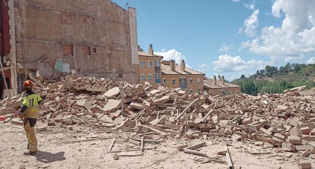 Imgen de archivo del derrumbe del edificio de la calle San Francisco en junio de 2023 | Foto: @112Aragon