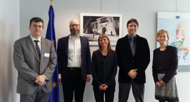 Joaquín Palacín, a la izquierda, con los representantes europeos.