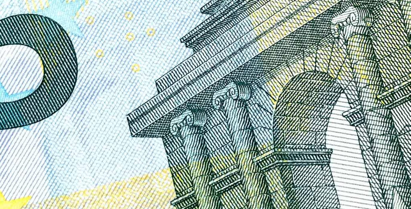 Un billete de cinco euros de cerca