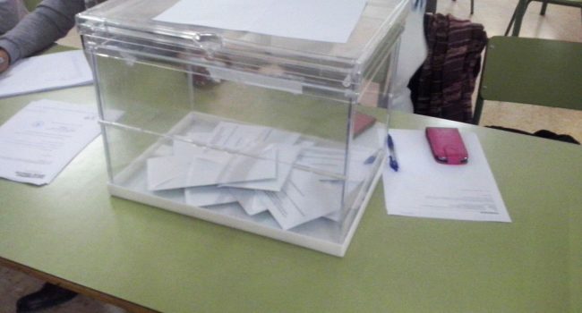 Una de las urnas instaladas para la elecciones de este jueves.