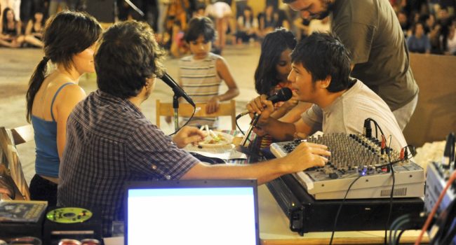 Foto de Daniel Surutusa en el 10º aniversario de La enredadera