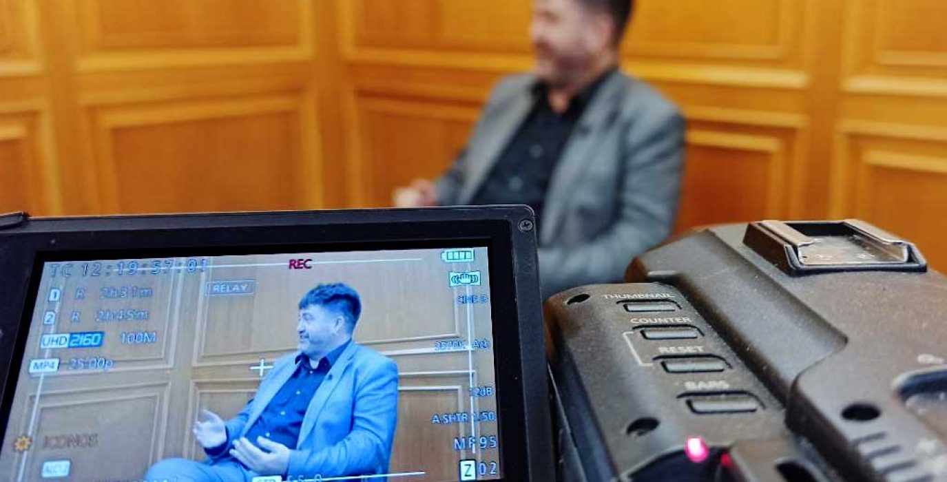 Carlos Sánchez Mato en un momento de la entrevista. Foto: AraInfo.