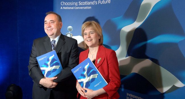 Alex Salmond y Nicola Sturgeon.
