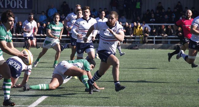 un jugador del fenix rugby en el partido