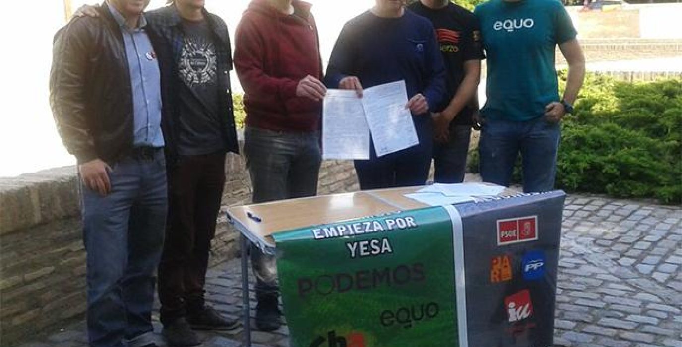 Firma del pacto. Foto: @Puyalon