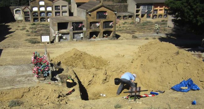 Imagen de los trabajos en el cementerio de Biscarrués. Foto: Hugo Chautón Pérez.