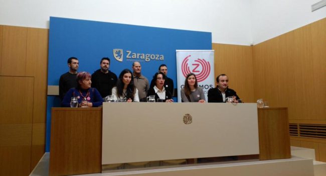 Acto de la firma del compromiso. Foto: Ganemos Zaragoza