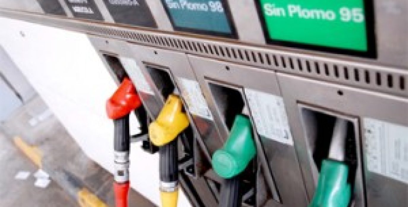 El Ministerio de Industria evalúa la modificación de la normativa de almacenamiento de productos petrolíferos líquidos en estaciones de servicio y otras instalaciones.