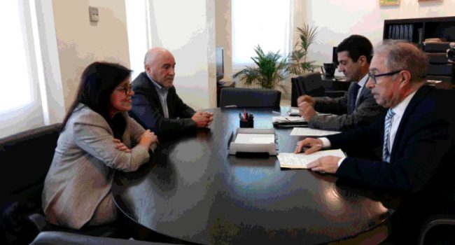 Fernando Gimeno reunido con la representación de UGT y Csif.