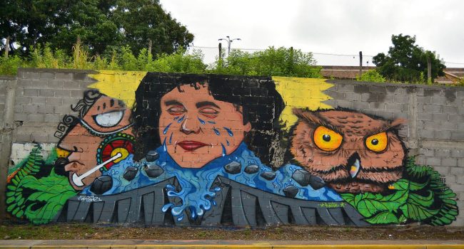 Graffiti recordando a Berta Cáceres en las calles de Tegucigalpa (Honduras). Foto: Pixabay