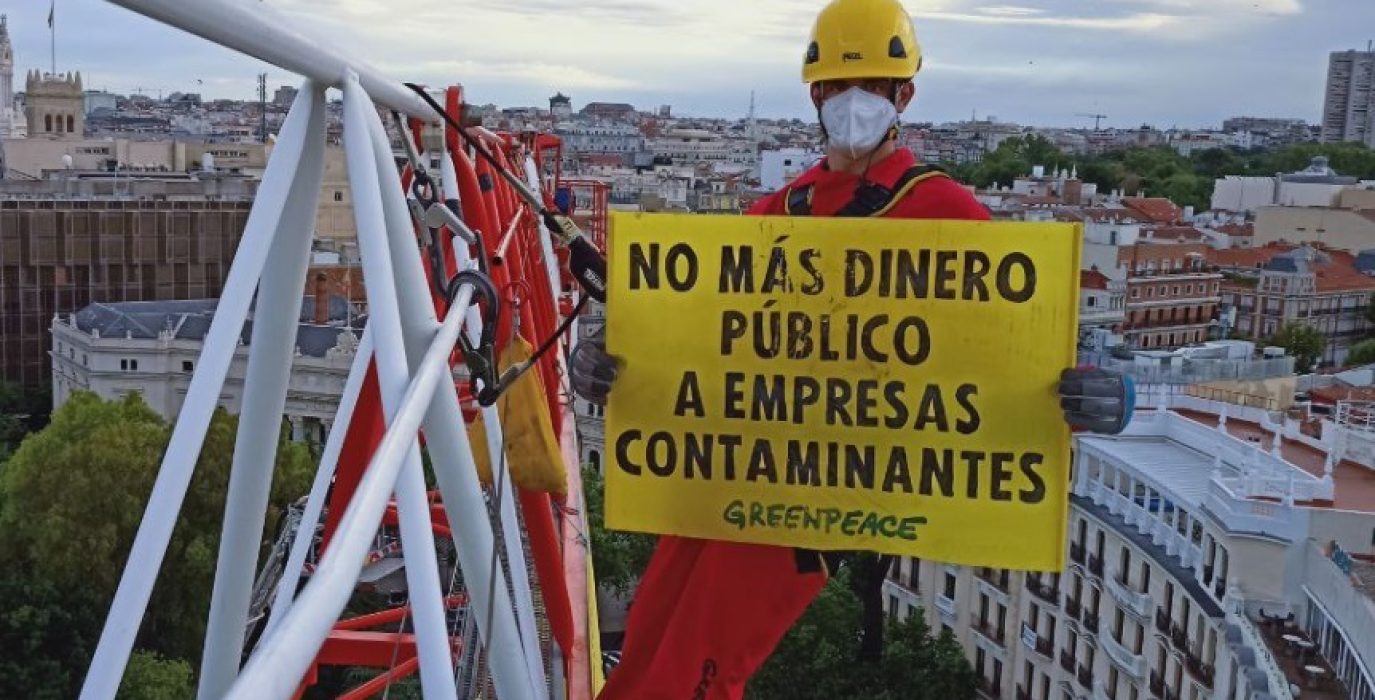 greenpeace arainfo accion grua madrid automoviles