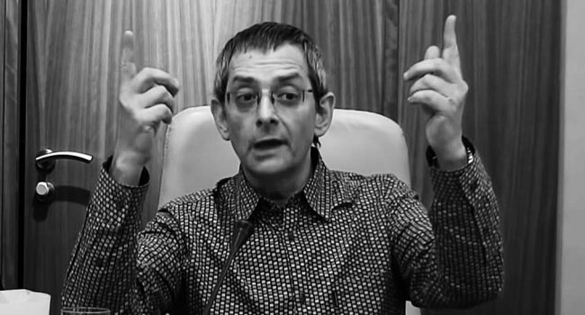 Héctor Grad en una conferencia en la Universidad de Valladolid