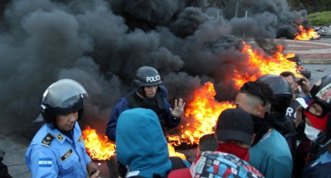 Foto: Twitter de Manuel Zelaya. Protestas en Honduras