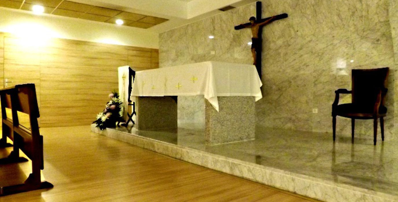 Aspecto de la capilla del Hospital Miguel Servet de Zaragoza.