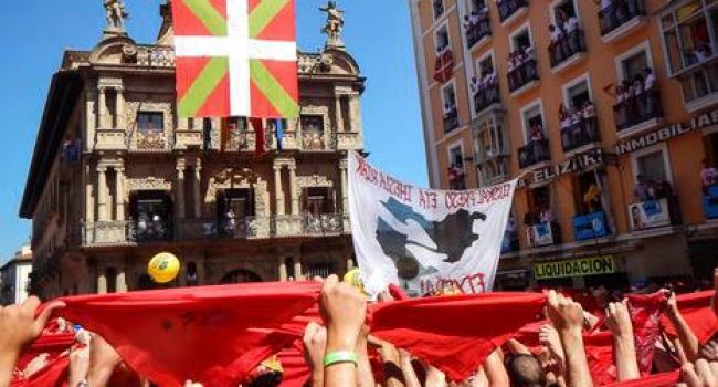 ikurriña san fermin 2