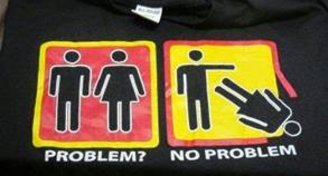 Imagen de la camiseta sexista. Foto: CHA.