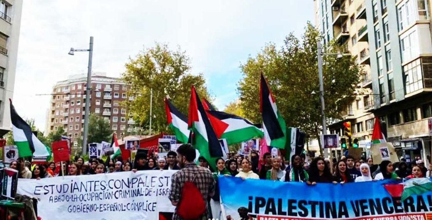Imagen de archivo de una huelga estudiantil en Zaragoza por Palestina en noviembre de 2023. | Foto: Contracorriente
