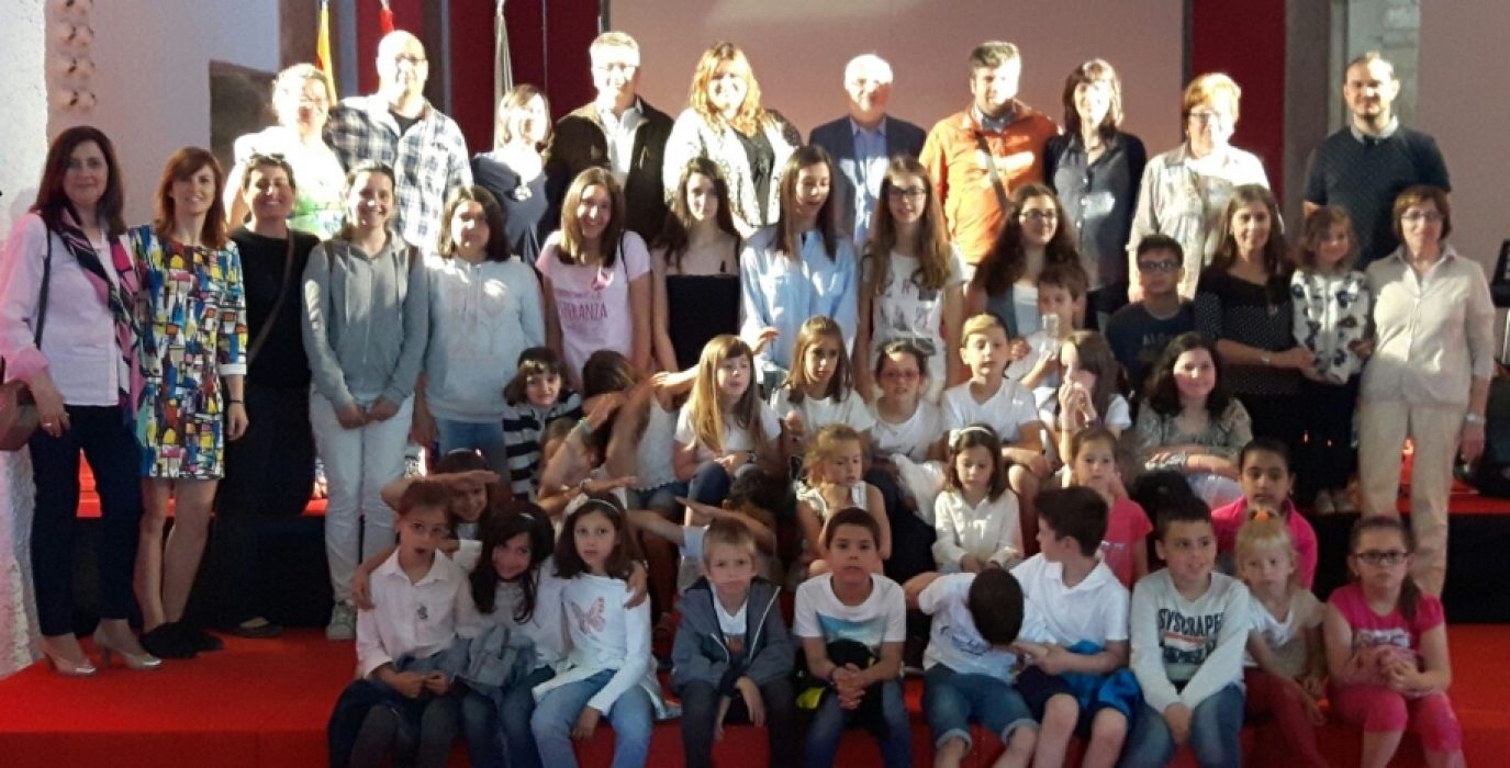 Foto de familia de los participantes en el homenaje a Josep Galán.