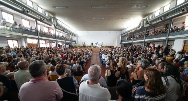 Homenaje en Tauste a Javier Sánchez Ansó y Ester Latorre Larrodé | Foto: Pablo Híjar / AraInfo