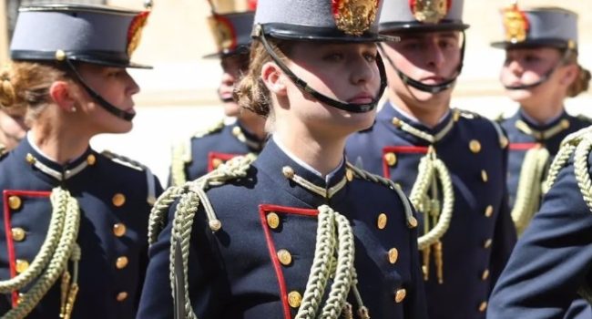 IU Aragón expresa lo suyo refuso a la concesión de medallas y distincions a Leonor de Borbón