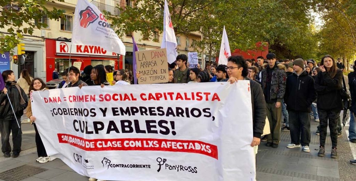 Pancarta que abría la marcha de Zaragoza. | Foto: Contracorriente