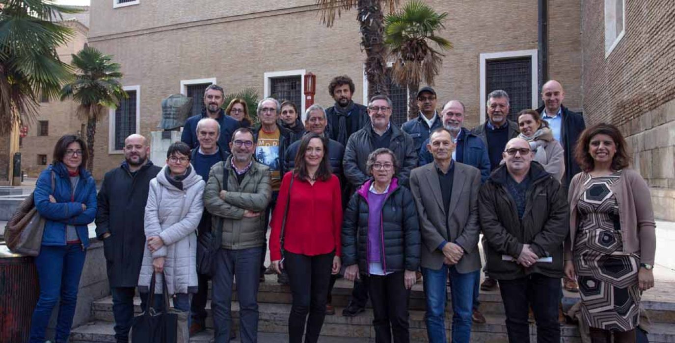 Representantes de las organizaciones firmantes del manifiesto de apoyo al Plan de Vivienda municipal.