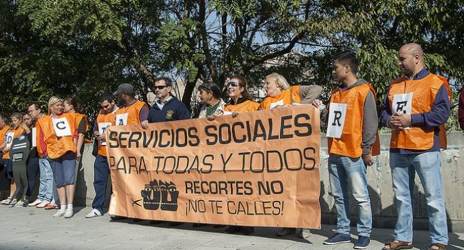 Una concentración en Zaragoza de Marea Naranja. Foto: Diego Díaz (AraInfo)