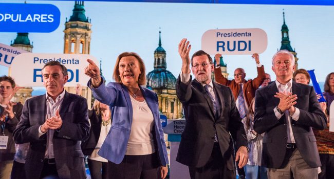Rudi junto a Rajoy y Suárez en un acto de campaña del PP en Zaragoza. Foto: Pablo Ibañez (AraInfo)