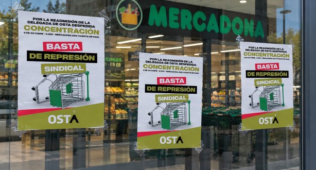 Mockup de la cartelería de OSTA por el despido de una delegada sindical en un Mercadona de Zaragoza denunciando la “estrategia de miedo y criminalización”