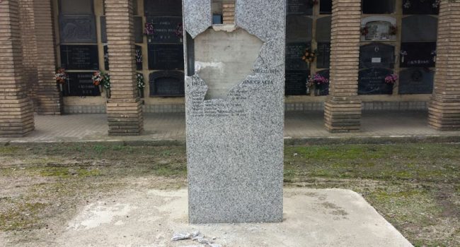 El monolito atacado por fascistas. Foto: Foro por la Memoria de Aragón