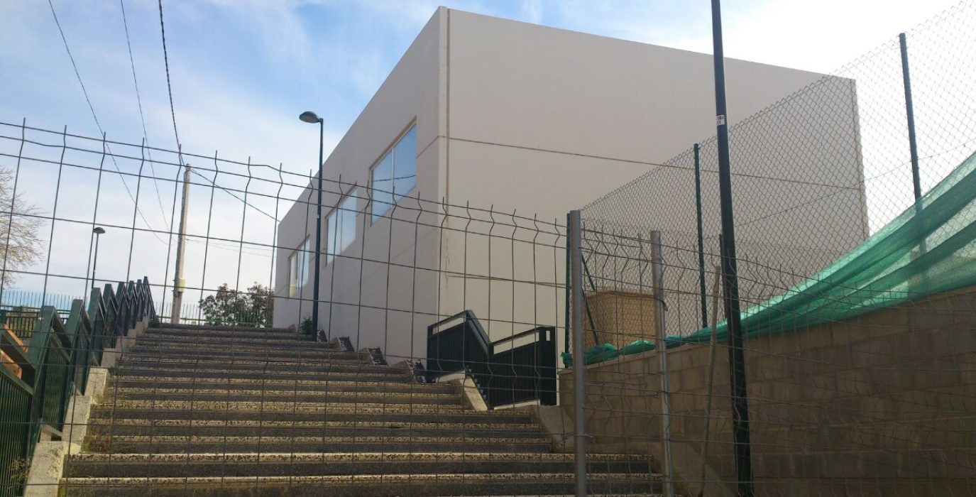 montañana edificio biblioteca cerrado