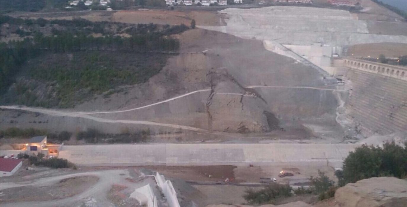 Imagen de uno de los desprendimientos en las laderas de Yesa.