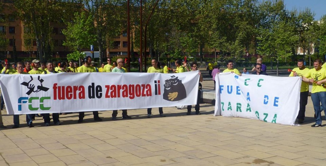 Concentración frente al 'nuevo' Ayuntamiento de Zaragoza